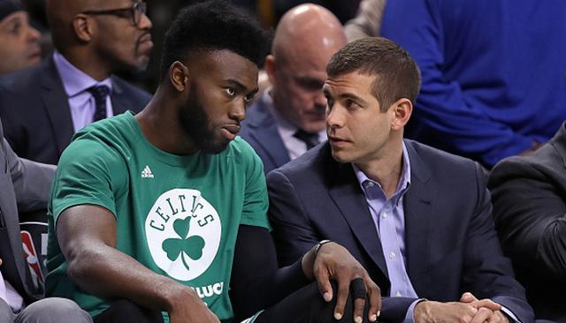 或以手势 或以手势